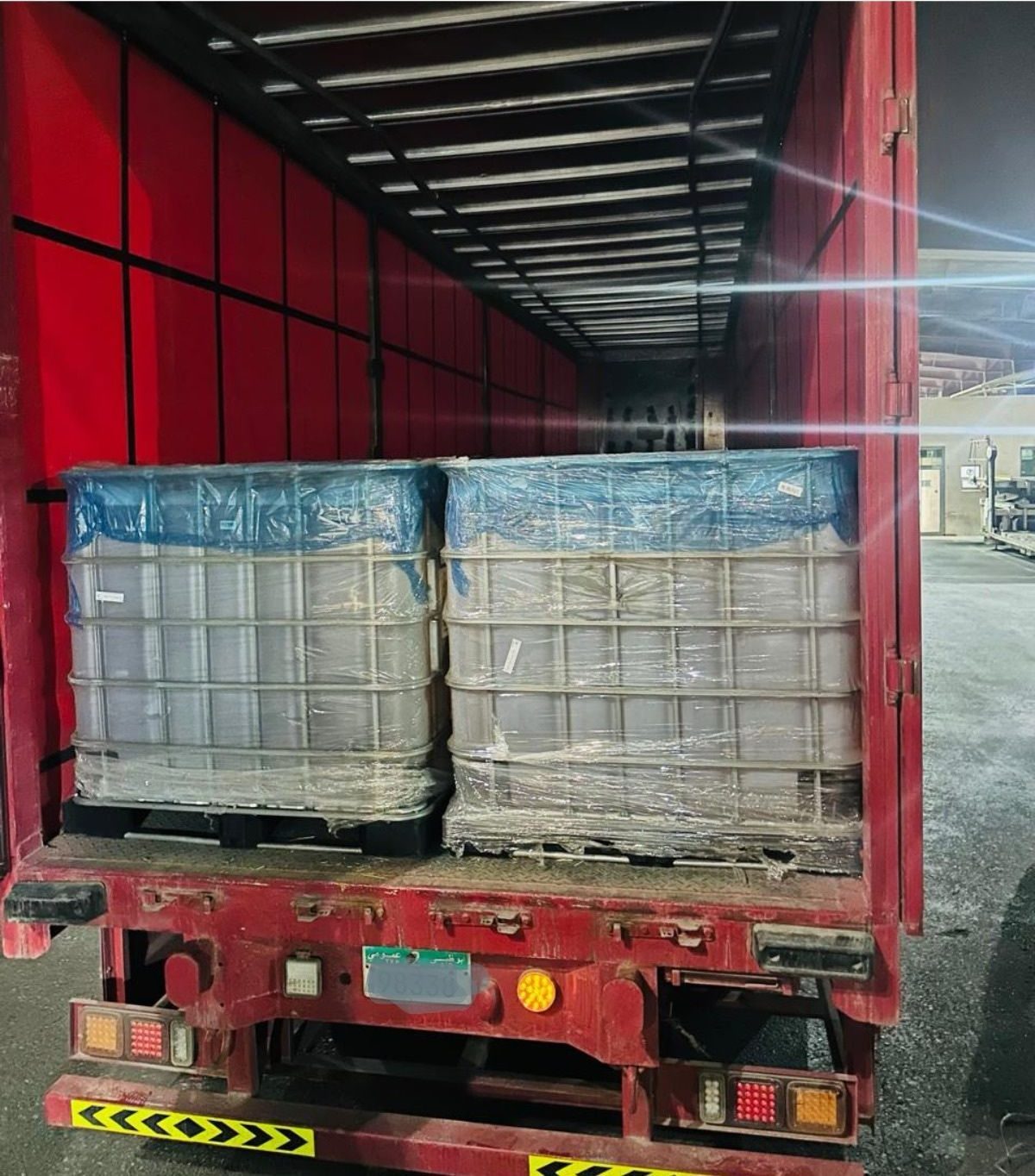 IBC totes secured for road transit